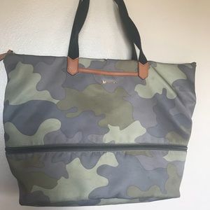Stella & Dot Camo Daytripper